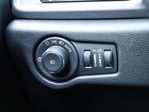 New 2026 Chrysler Pacifica Select w/ S Appearance Package image 40