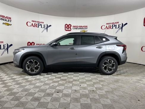 New 2026 Chevrolet Trax LT w/ Driver Confidence Package image 4