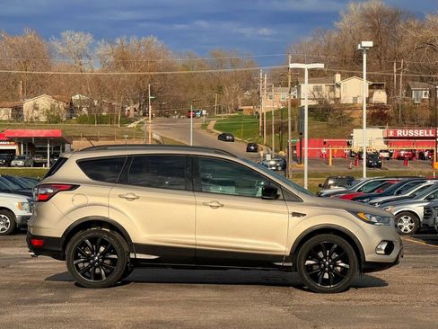 Used 2018 Ford Escape SE w/ SE Sport Appearance Package AWD/4WD image 5