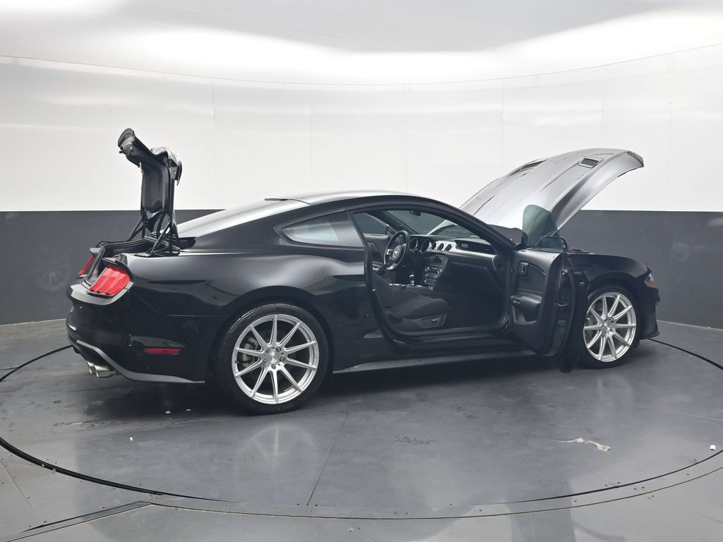 Used 2018 Ford Mustang GT RWD image 34