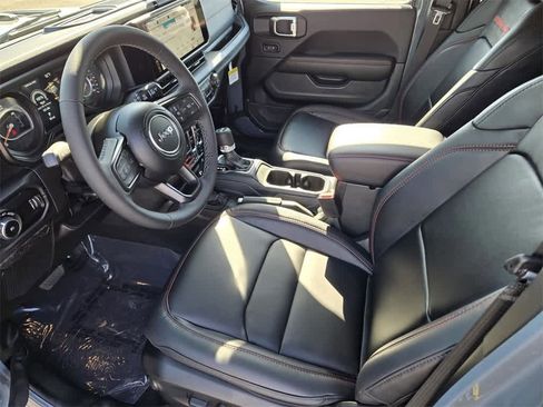 New 2025 Jeep Wrangler Unlimited Rubicon image 16