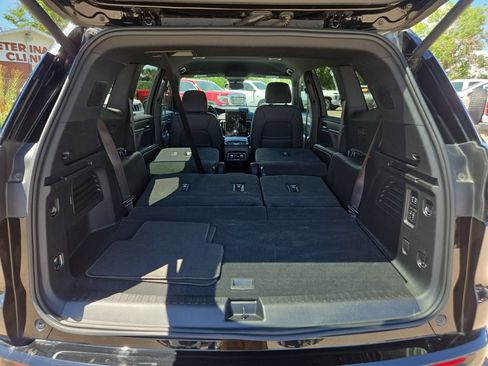 Used 2025 GMC Acadia Denali FWD image 19