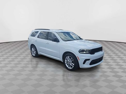 Used 2024 Dodge Durango GT RWD image 2