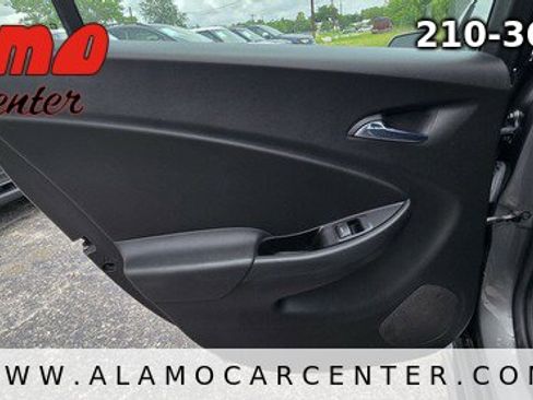 Used 2017 Chevrolet Volt LT FWD image 27