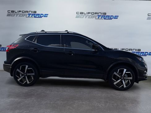 Used 2022 Nissan Rogue Sport SL image 4
