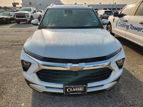 Used 2026 Chevrolet TrailBlazer LT w/ LT Cold Weather Package FWD image 2