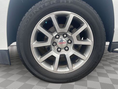 Used 2017 GMC Yukon Denali AWD/4WD image 9