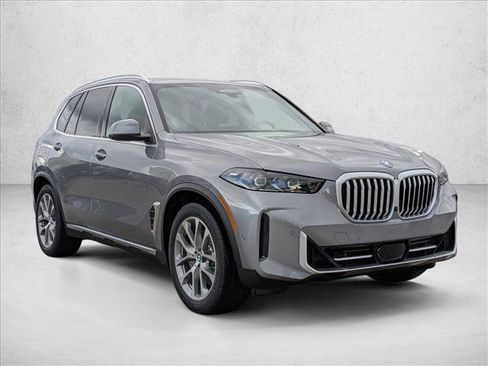 Used 2026 BMW X5 xDrive50e AWD/4WD image 7