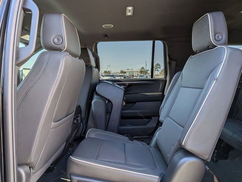 New 2026 Chevrolet Suburban Premier RWD image 26