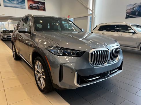 New 2026 BMW X5 sDrive40i image 3