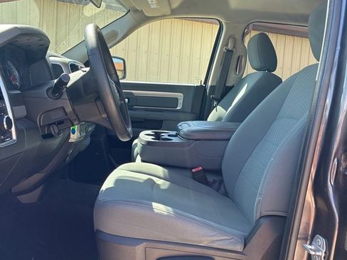 Used 2020 RAM 1500 Classic SLT AWD/4WD image 5