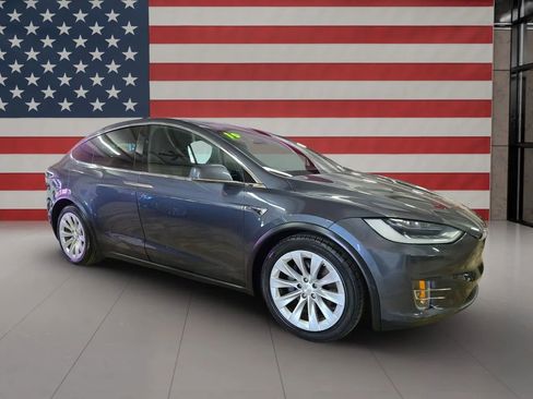 Used 2018 Tesla Model X 100D image 12