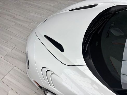 Used 2024 McLaren 750S Spider RWD image 14