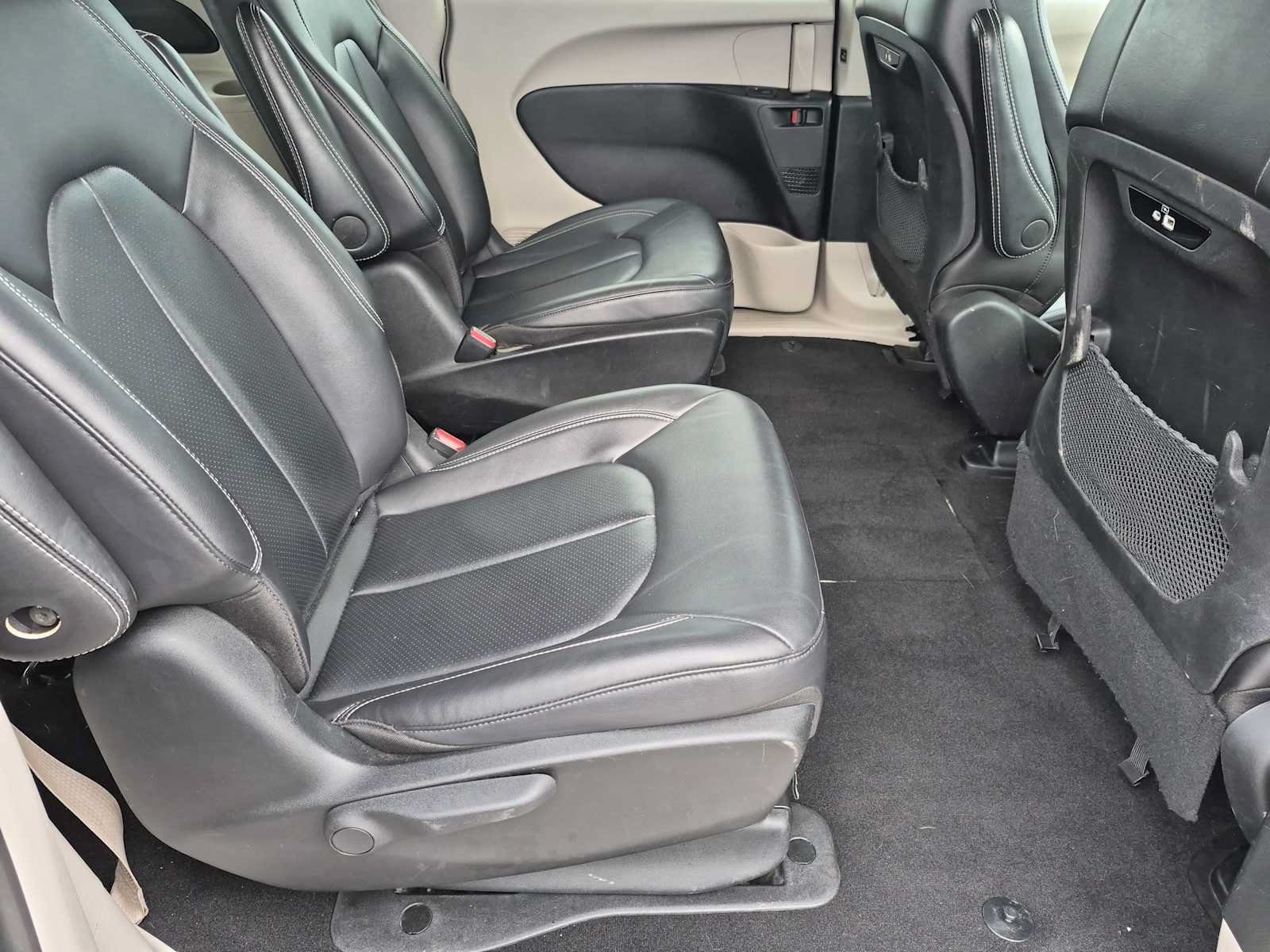 Used 2024 Chrysler Pacifica Limited FWD image 20