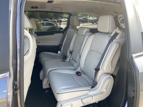 Used 2025 Honda Odyssey Touring image 16