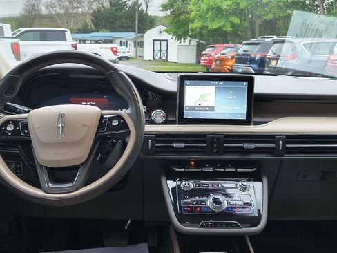 Used 2020 Lincoln Corsair Reserve w/ Equipment Group 201A AWD/4WD image 19