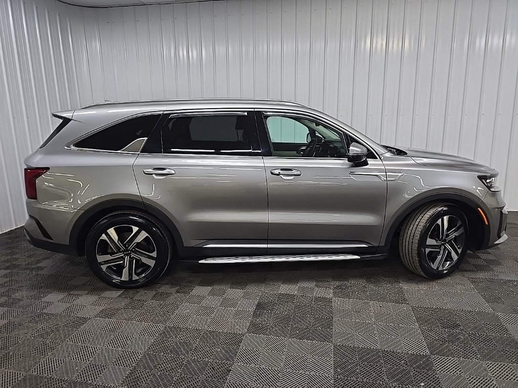 Used 2023 Kia Sorento SX Prestige w/ Panoramic Sunroof Package AWD/4WD image 2