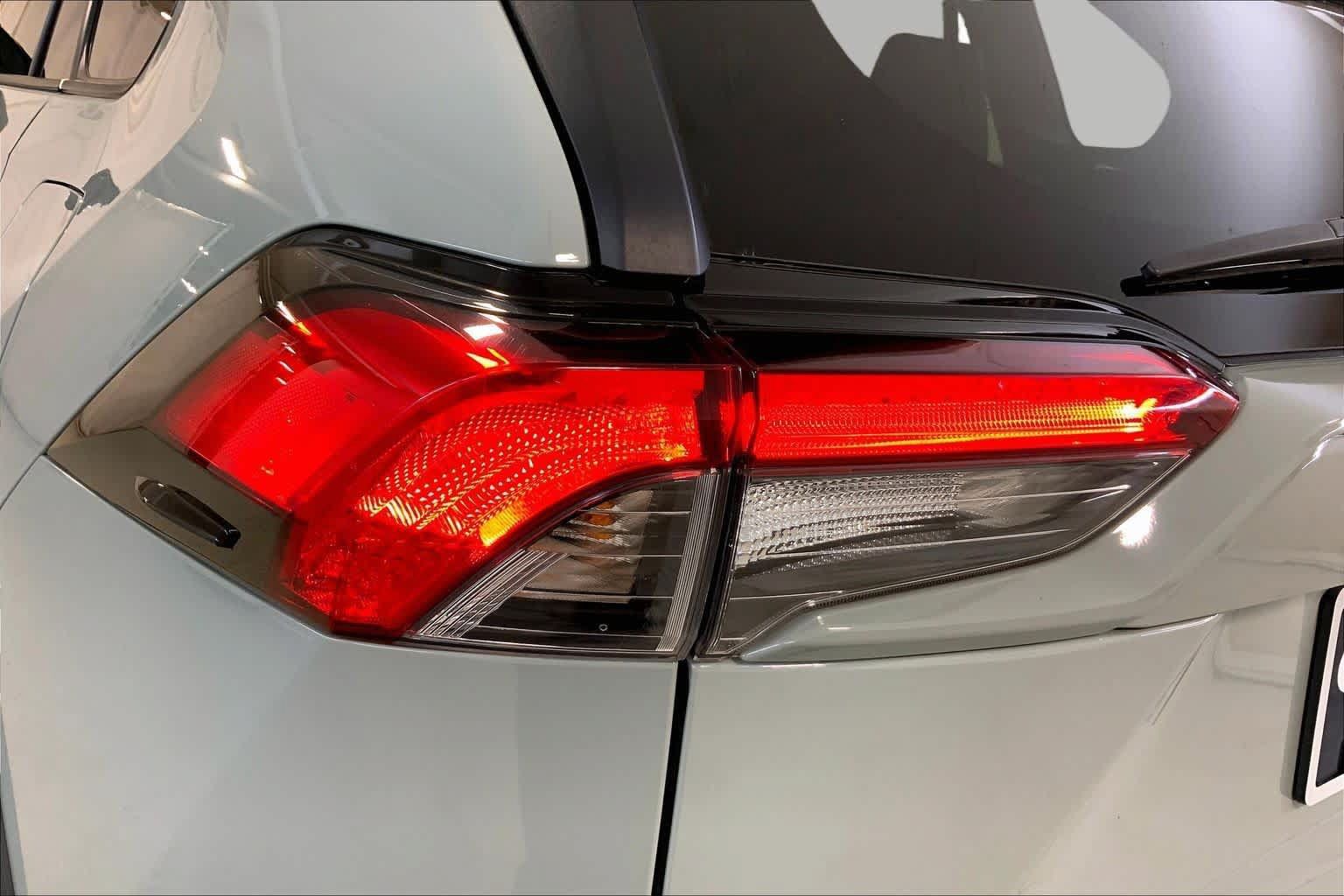 Used 2019 Toyota RAV4 Adventure w/ Cold Weather Package AWD/4WD image 28