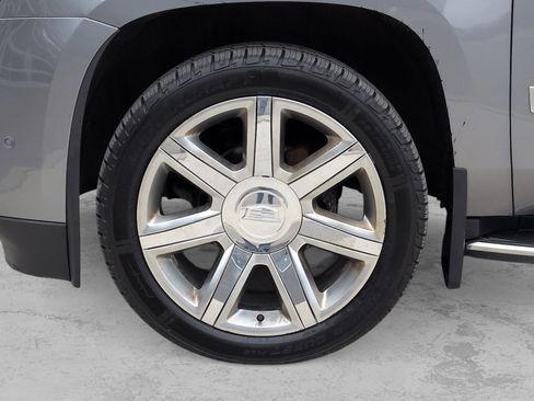 Used 2020 Cadillac Escalade Luxury AWD/4WD image 17