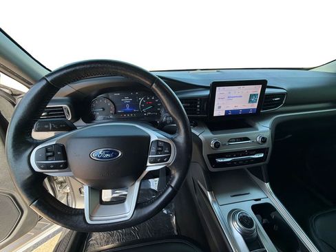 Used 2022 Ford Explorer XLT w/ Equipment Group 202A image 21