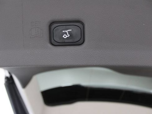 Used 2022 Lincoln Nautilus Reserve AWD/4WD image 17