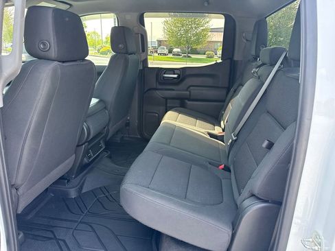 Used 2020 Chevrolet Silverado 1500 Custom w/ Custom Max Trailering Package AWD/4WD image 11