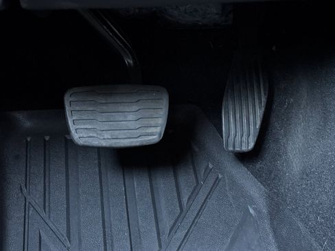 Used 2024 Chevrolet Colorado Z71 w/ Z71 Convenience Package 2 image 39