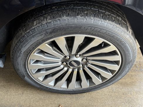 Used 2019 Lincoln Navigator Reserve AWD/4WD image 29