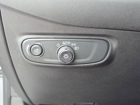 Used 2024 Chevrolet Equinox LT FWD image 29