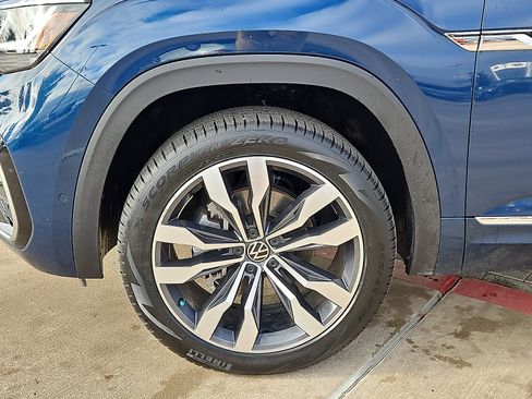 Certified 2023 Volkswagen Atlas SEL Premium image 5