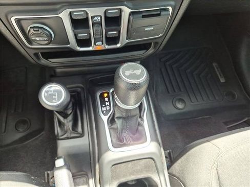 Used 2021 Jeep Wrangler Unlimited Sport AWD/4WD image 12