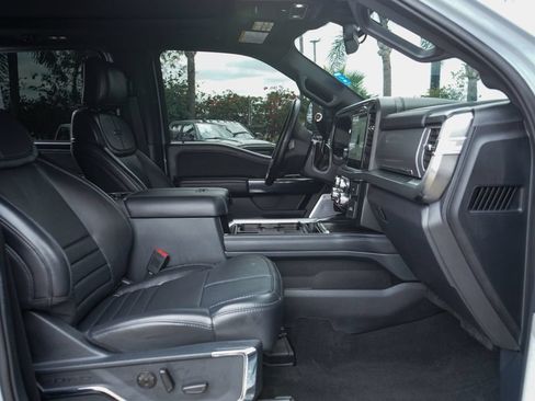 Used 2025 Ford F450 Platinum w/ FX4 Off-Road Package AWD/4WD image 45