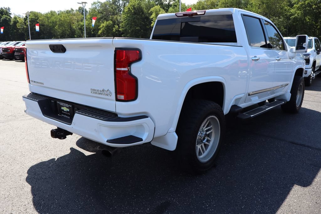 Used 2025 Chevrolet Silverado 2500 High Country w/ Technology Package AWD/4WD image 32