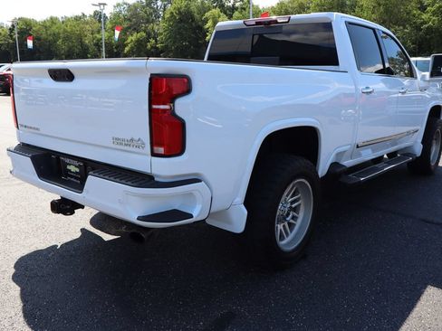 Used 2025 Chevrolet Silverado 2500 High Country w/ Technology Package AWD/4WD image 32