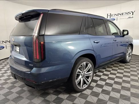 Used 2025 Cadillac Escalade Sport Platinum w/ LPO, Floor Liner Package AWD/4WD image 34