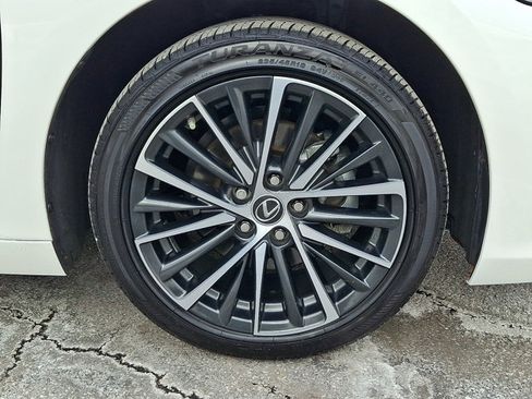 Certified 2025 Lexus ES 300h w/ Premium Package image 8