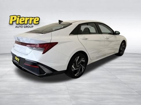 Used 2025 Hyundai Elantra SEL FWD image 5