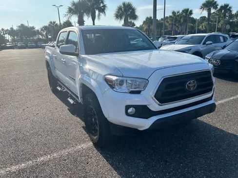 Used 2022 Toyota Tacoma SR5 RWD image 8