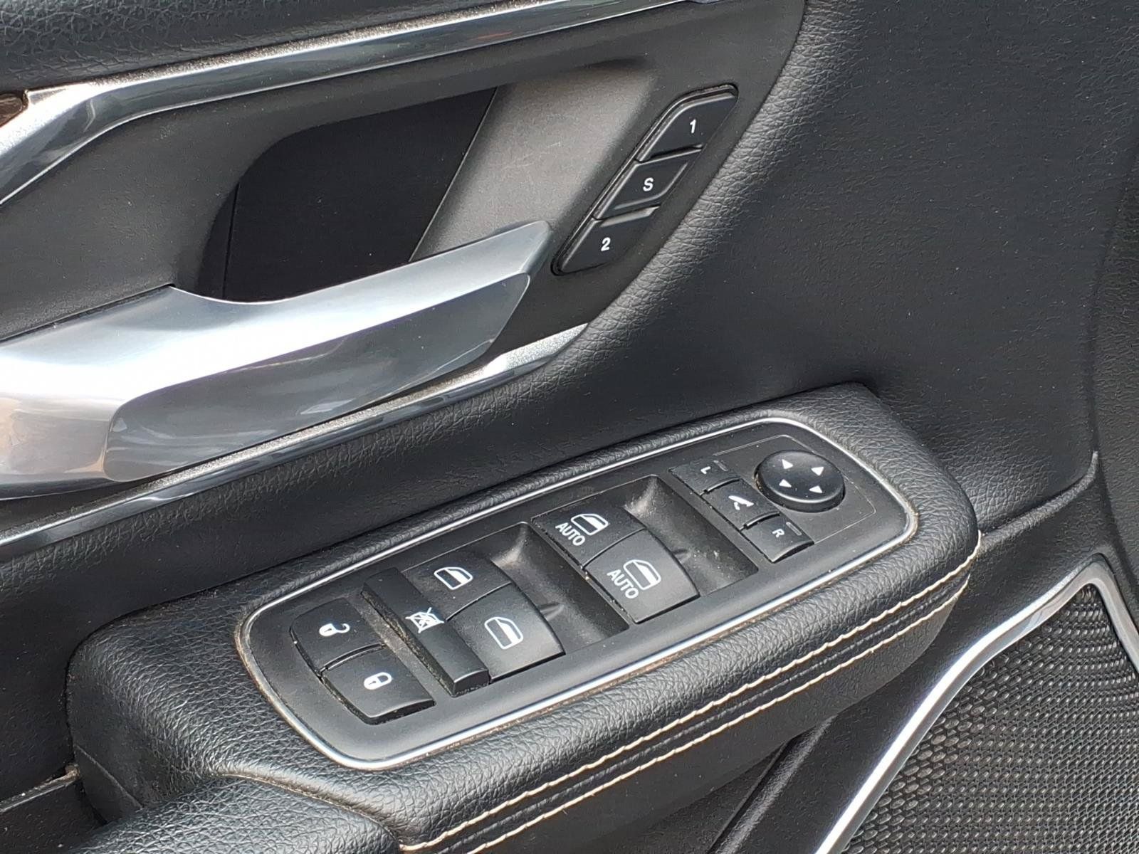 Used 2019 RAM 1500 Laramie AWD/4WD image 15