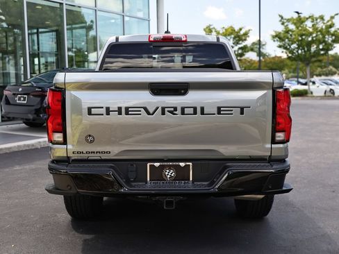 Used 2024 Chevrolet Colorado Z71 w/ Z71 Convenience Package 2 AWD/4WD image 8
