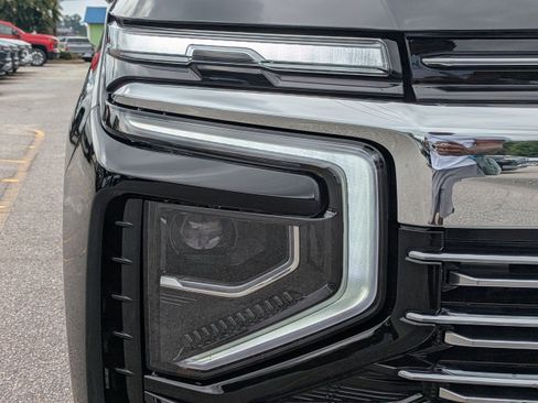 New 2025 Chevrolet Suburban Premier image 10