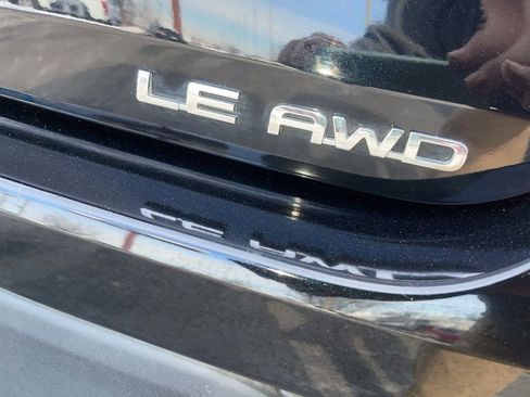 Used 2023 Toyota Highlander LE image 12