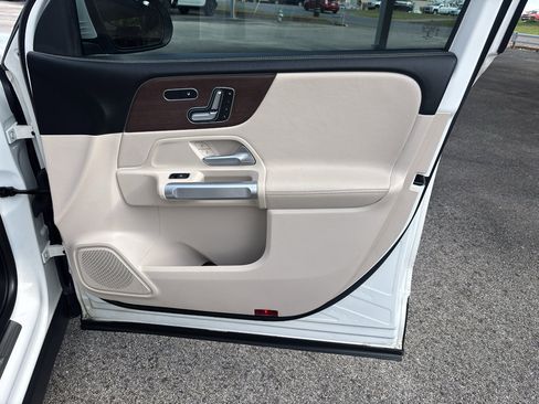 Used 2022 Mercedes-Benz GLB 250 4MATIC image 15
