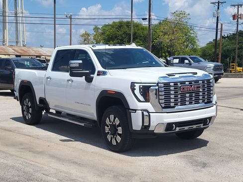 Used 2024 GMC Sierra 2500 Denali w/ Denali Reserve Package image 3