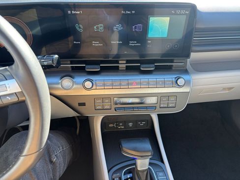 Used 2025 Hyundai Kona SEL image 18