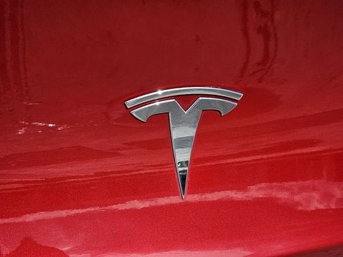 Used 2021 Tesla Model Y Long Range image 13