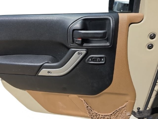 Used 2017 Jeep Wrangler Unlimited Sahara w/ Dual Top Group AWD/4WD image 24