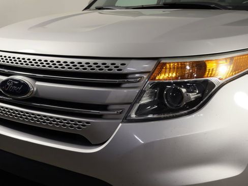 Used 2014 Ford Explorer XLT w/ Equipment Group 202A image 39