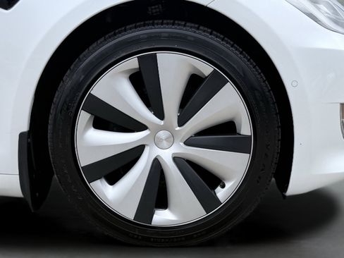 Used 2021 Tesla Model S Long Range Plus AWD/4WD image 13