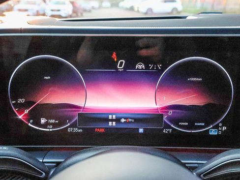 Used 2024 Mercedes-Benz GLS 63 AMG 4MATIC image 33